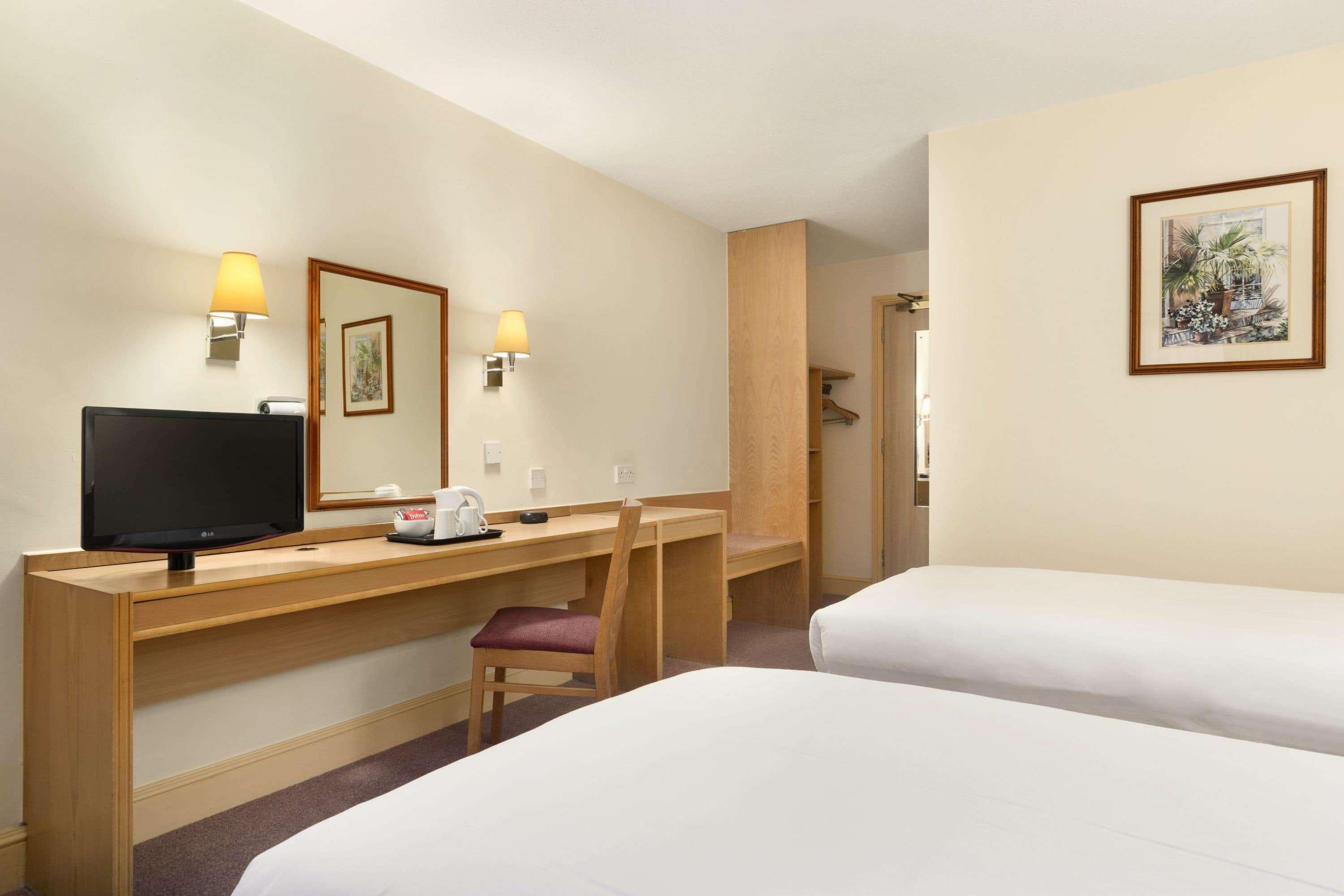 Days Inn By Wyndham Sevenoaks Clacket Lane Westerham Extérieur photo