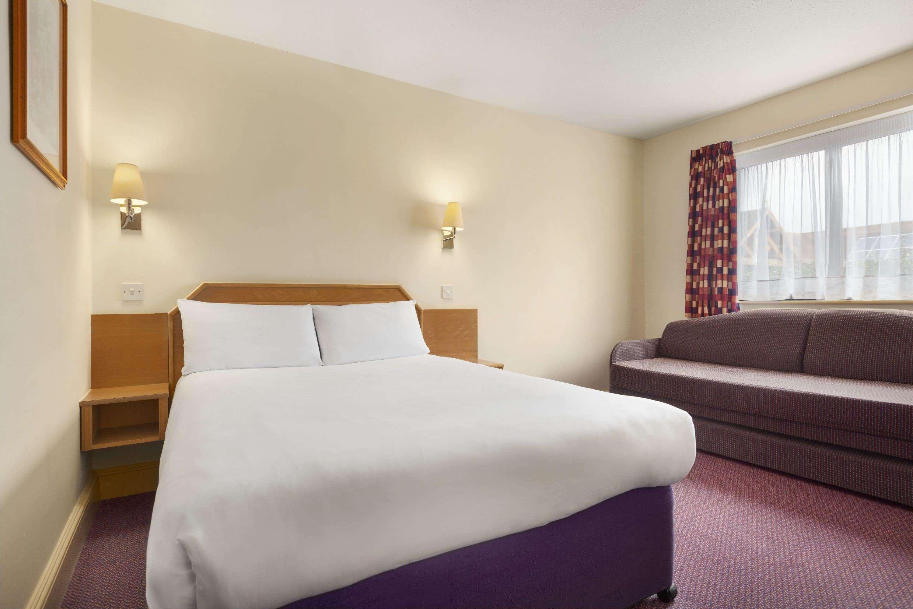 Days Inn By Wyndham Sevenoaks Clacket Lane Westerham Extérieur photo