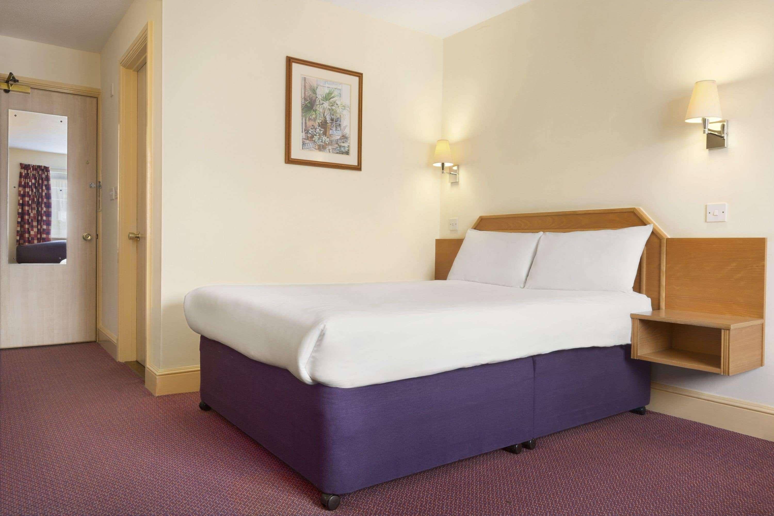 Days Inn By Wyndham Sevenoaks Clacket Lane Westerham Extérieur photo