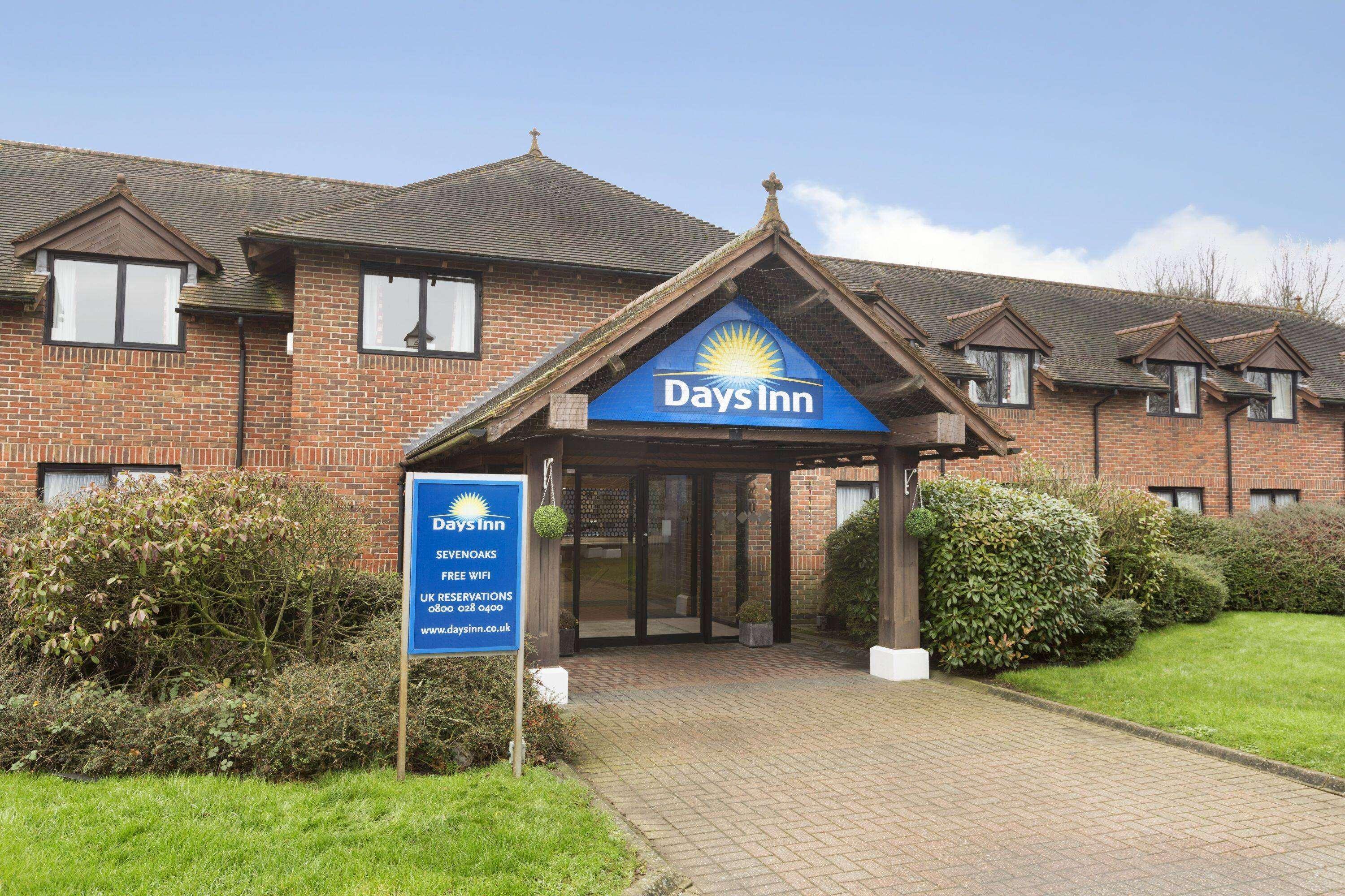 Days Inn By Wyndham Sevenoaks Clacket Lane Westerham Extérieur photo