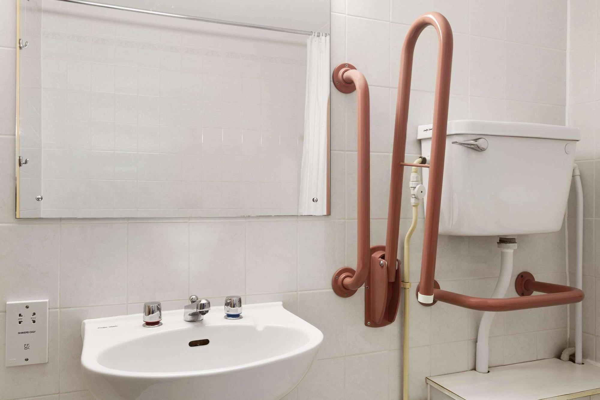 Days Inn By Wyndham Sevenoaks Clacket Lane Westerham Extérieur photo